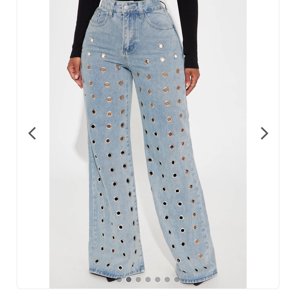 Throwing You Off Grommet Rigid Flare Jeans - Light Wash - Picture 2 of 3